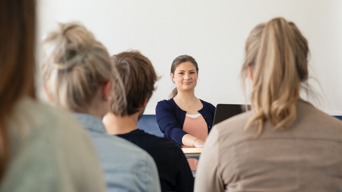 dm-Studierende hält Präsentation an DHBW